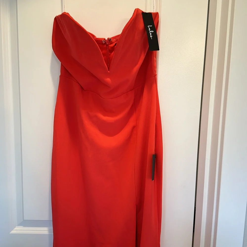 Lulus size M red strapless dress. - Picture 4 of 5